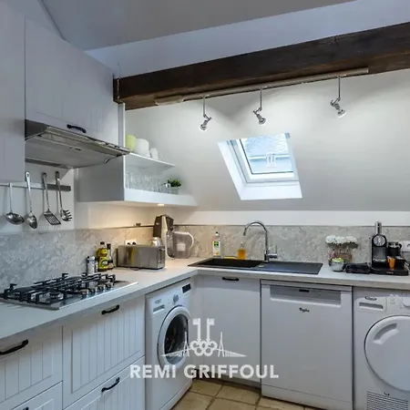 L'escalier D'h 3 Duplex Charm & Family شقة *